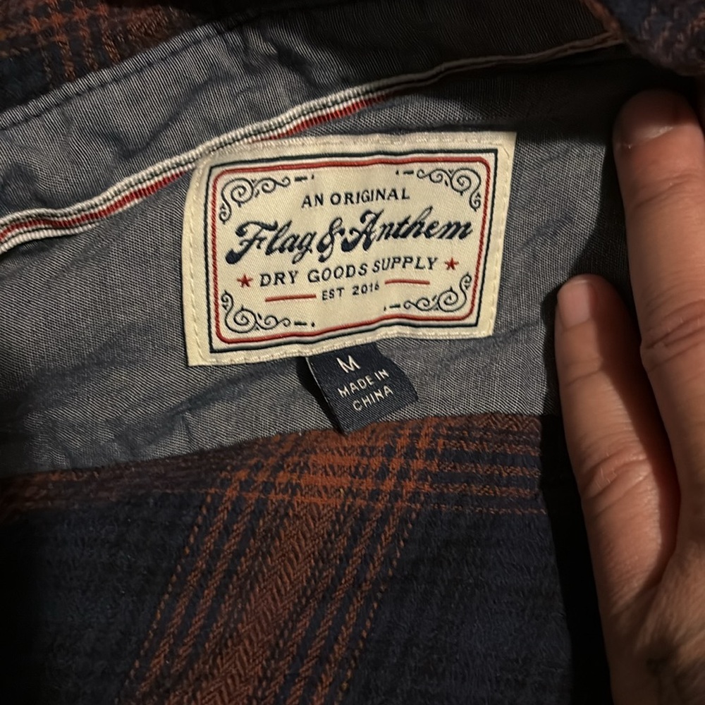 Button up - Picture 2 of 2